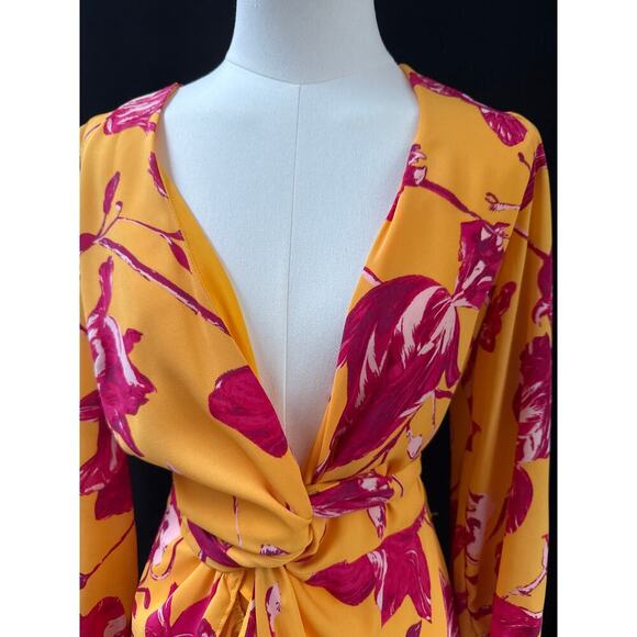 Women’s Color Me Courtney Gold & Pink Floral Wrap Dress Sz S - Picture 2 of 4